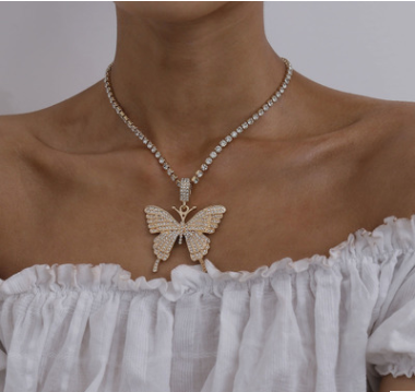 New Fashion Temperament Single-layer Claw Chain Crystal Necklace Shiny Rhinestone Big Butterfly Pendant Necklace For Women